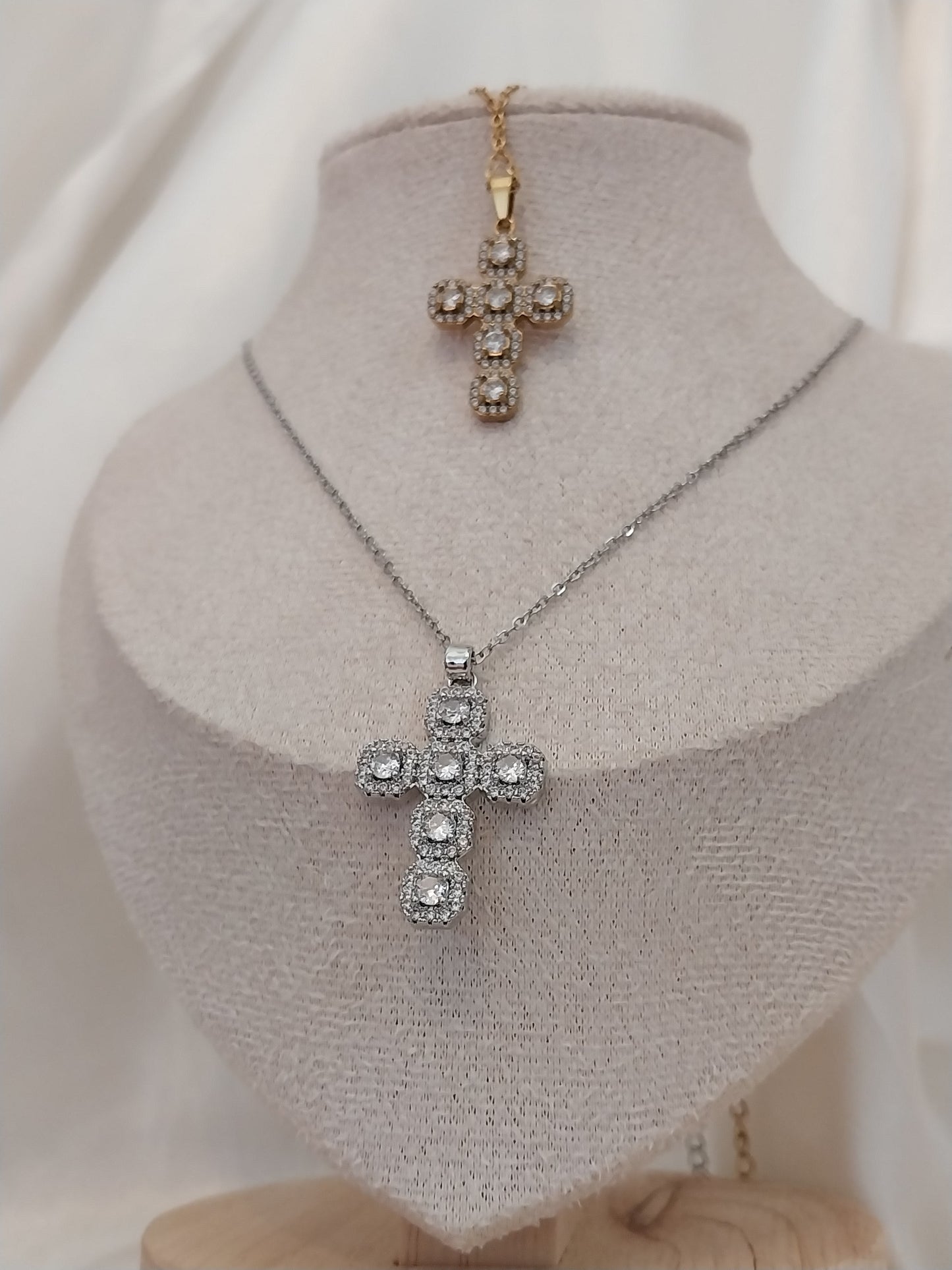 Collier croix en acier inoxydable